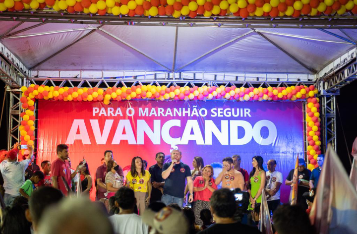 Em Vitória do Mearim Othelino e Ana Paula prestigiam ato em apoio à