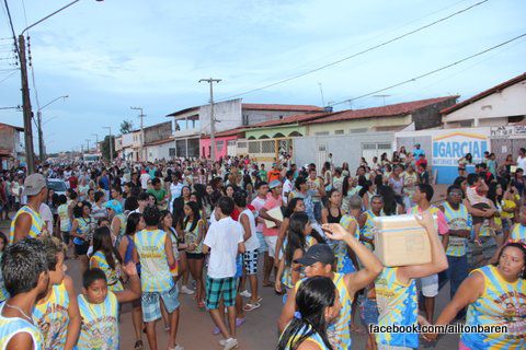 Milhares de foliões se divertiram no Bloco do Loirinho