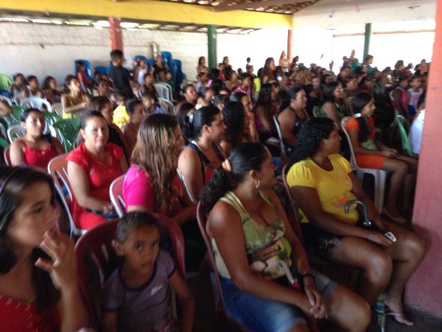 Dezenas de mães anajatubenses foram homenageadas na escola Chapeuzinho Vermelho