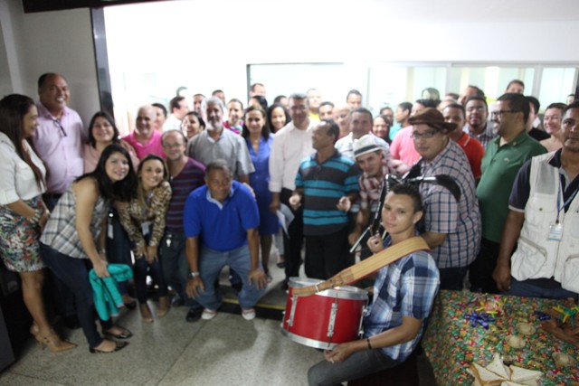 Despedida temporária de Marcial ocorreu bem ao seu estilo: ao som de forró pé de serra