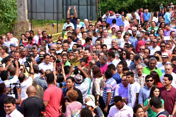 Multidão prestigiou a inauguração da ponte e exaltou importância da obra para a mobilidade  