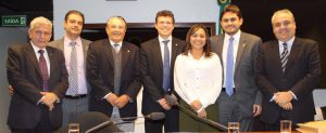 Deputados federais com o chefe da Casa Civil, Marcelo Tavares, que representou o Governo do Estado na reunião