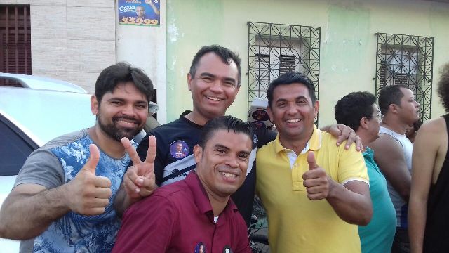 Aníbal Lins com o candidato a prefeito Wellington e lideranças populares jovens da Liberdade