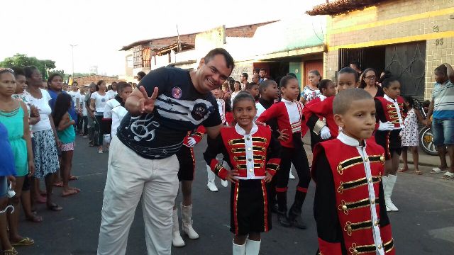 Anibal Lins acompanha desfile cívico de crianças da Liberdade alusivo à Semana da Pátria