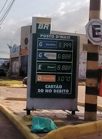 Na Avenida Guajajaras, próximo à entrada do bairro João de Deus, mais um indício do cartel 