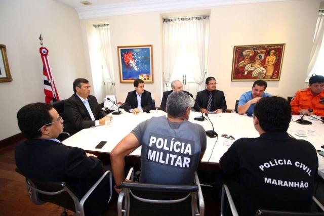 Flávio  Dino comandou reunião com a cúpula da segurança, mas ataques incendiários continuam