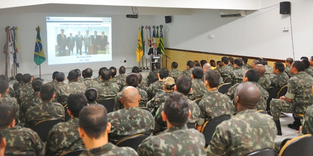 Ofciais que chefiarão as tropas autorizadas a atuar nas eleições serão capacitados