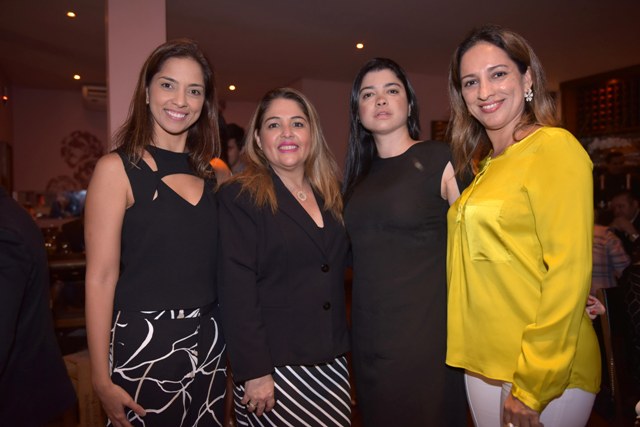 Luciana Torres, Patrícia Santiago, Dany Andrade e Patrícia Maranhão em clima de confraternização no lançamento da chapa