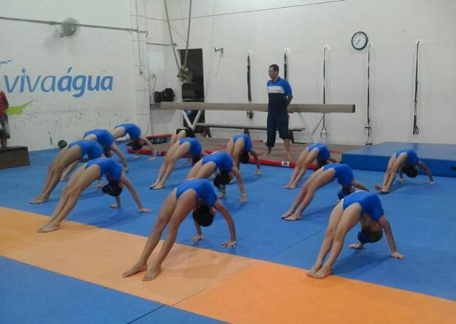 Na Viva Ágia, crianças são trabalhadas desde cedo e aprendem que disciplina é a chave-mestra da ginástica