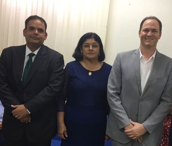 Sousa Neto ao lado da prefeita de Santa Inês, Vianey Bringel, e do seu vice Marcelo Cabral