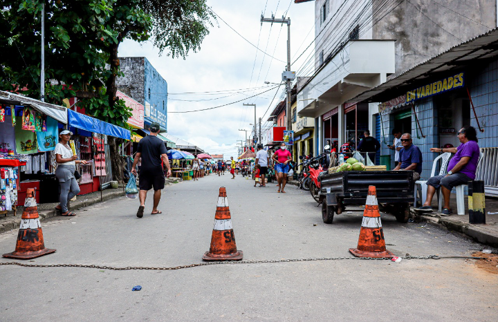 Bloqueio da rua da Feira do Maiobão aos fins de semanas objetiva