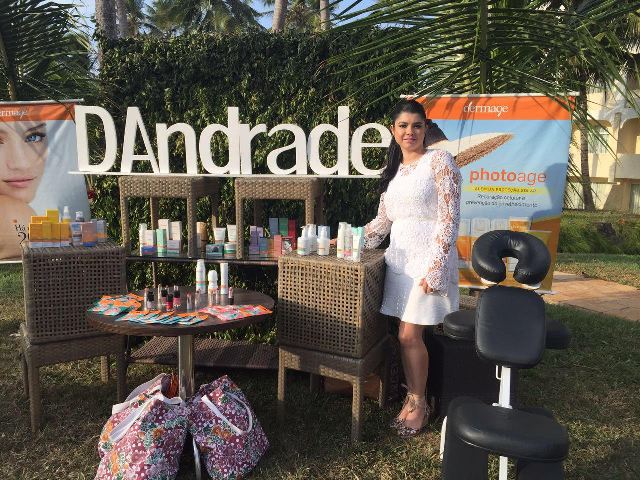 Daniella Andrade Fiquene em estande da D Andrade em evento recente